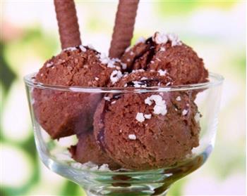 卡布奇诺巧克力冰淇淋的做法步骤7