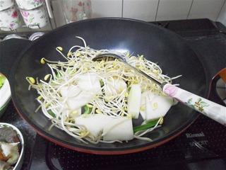 中国韩式海鲜汤的做法图解3