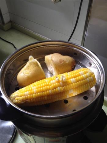 千岛火腿土豆玉米沙拉的做法步骤2