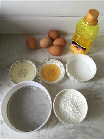 蜂蜜海绵蛋糕的做法步骤1