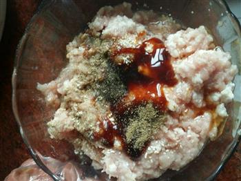 虎皮尖椒酿香菇肉的做法步骤1