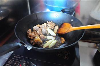 榆黄菇红烧鸡块的做法步骤2