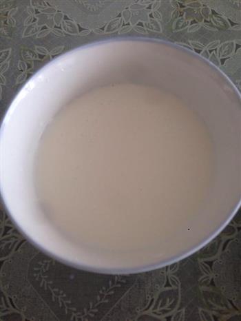 蜂蜜牛奶炖蛋营养丰富哦的做法步骤2
