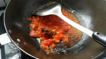 西红柿青瓜牛肉酱拌鸡蛋面的做法步骤9