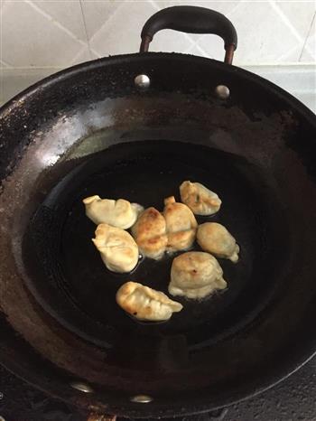 煎饺子的做法步骤3