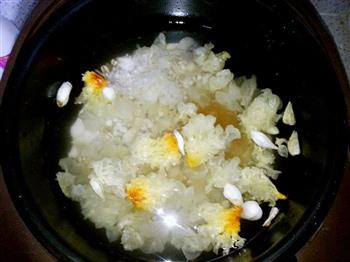 梅雨季节祛湿宝贝-银耳薏米百合绿豆粥的做法步骤2