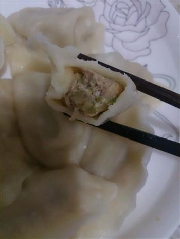 芹菜猪肉水饺的做法步骤5