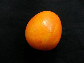 夏季排毒良方-增强活力的鲜榨橙汁的做法图解1