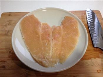 香煎鸡排配金枪鱼沙拉的做法步骤2