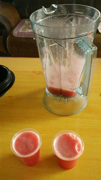 榨冰西瓜汁的做法步骤3