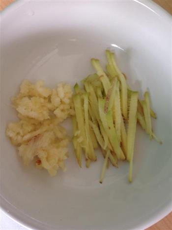 豆豉鲮鱼油麦菜的做法图解2