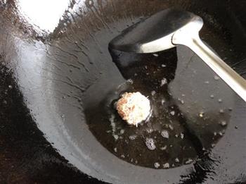口蘑丸子炖鸡蛋的做法图解5