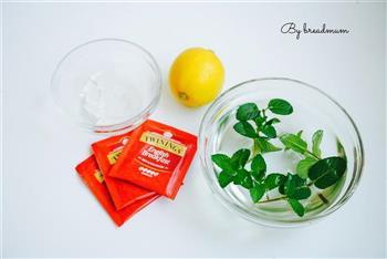 夏日解暑圣品-柠檬薄荷冰红茶的做法步骤1