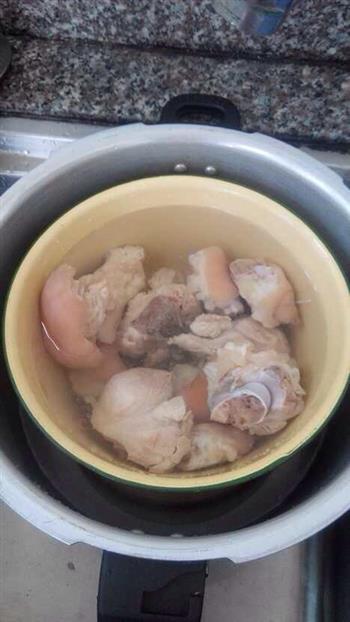冬菇猪脚汤的做法图解11