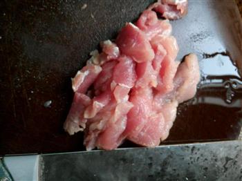 猪肉炒豇豆的做法步骤2