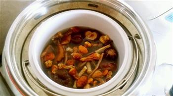 茶树菇姬松茸鸡汤的做法步骤3
