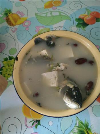 鲤鱼豆腐汤的做法图解1