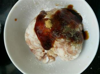 焦香四溢的猪肉香菇锅贴的做法步骤7