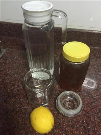 美白柠檬蜂蜜的做法步骤1