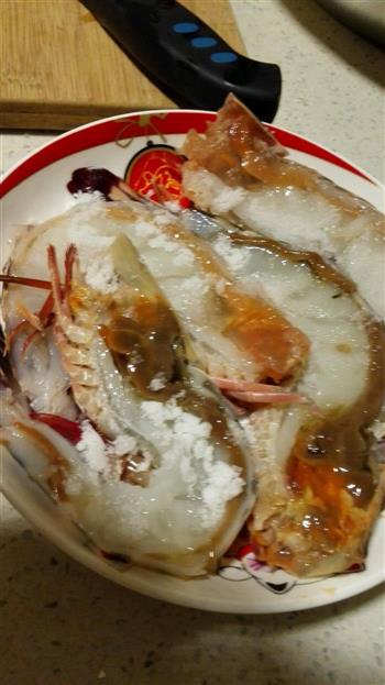 鲍鱼鸡肉炒饭配烤大虾的做法步骤3