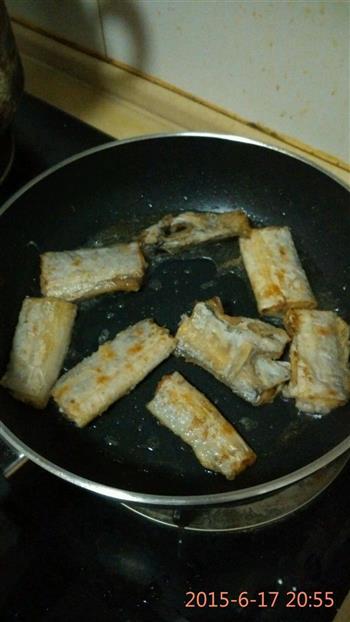 红烧带鱼煮豆皮的做法图解4