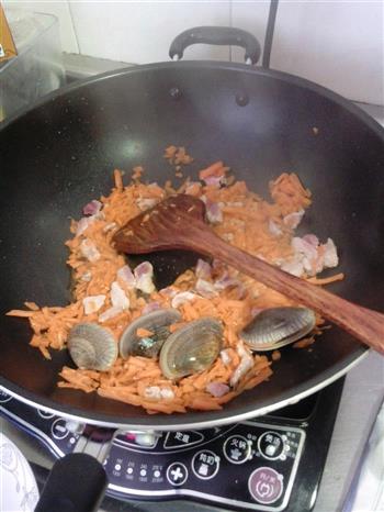 海鲜皮蛋瘦肉粥的做法图解3