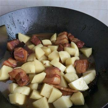 就是爱吃肉-红烧肉炖土豆的做法步骤15