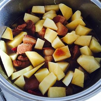 红烧肉-五花肉炖土豆的做法步骤8