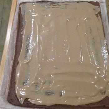 巧克力乳酪蛋糕卷的做法步骤10