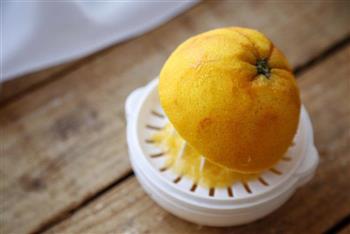 橙香法式面包布丁片+青柠百香果特饮的做法步骤4