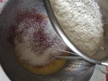 柔润红丝绒蛋糕卷的做法步骤4