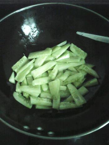 青瓜韭菜炒蛋的做法步骤2