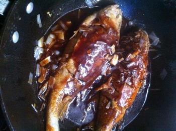 红烧黄花鱼的做法步骤9