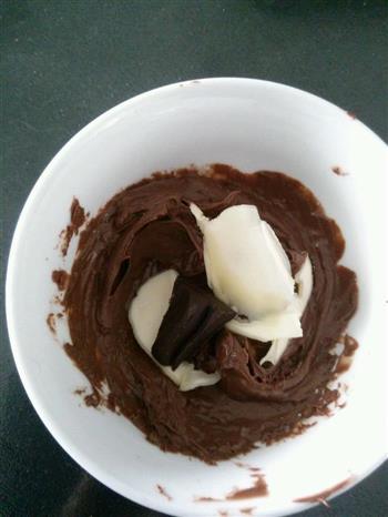 巧克力酱的去处—巧克力冰淇淋的口感的做法步骤1
