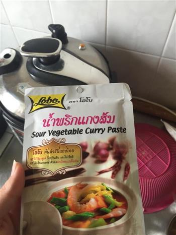 酸咖喱土豆炖鸡肉的做法步骤3