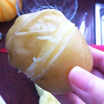 黄金芝士焗黑椒土豆泥 配土豆快速剥皮方法的做法图解4