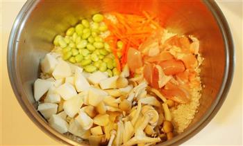 绿竹笋鸡肉炊饭的做法步骤2