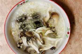 丝瓜燕麦海鲜粥的做法步骤2