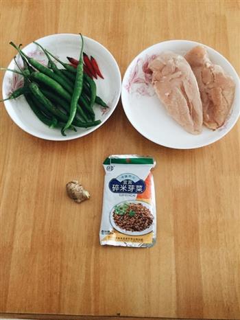鸡米芽菜的做法步骤1