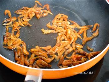开胃下饭小炒，韭菜炒河虾的做法步骤4