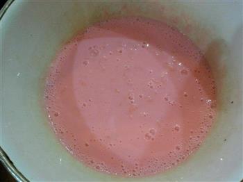 消暑美容   银耳草莓冰激凌的做法步骤5