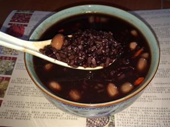 红枣黑米粥的做法步骤2