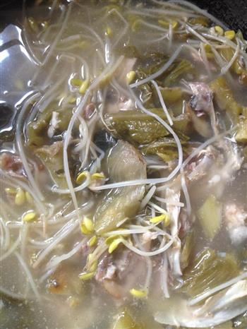 酸菜鱼头汤的做法步骤4