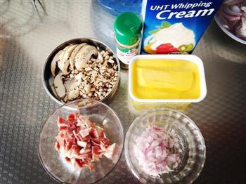 奶油培根蘑菇汤的做法步骤1