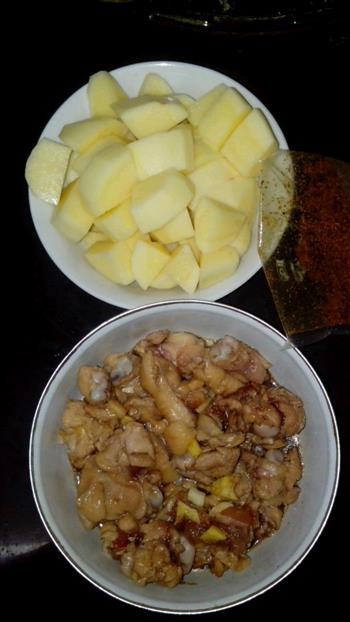 咖喱土豆鸡块饭的做法步骤2