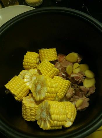 电饭煲玉米骨头汤的做法步骤4
