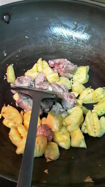 开胃菠萝排骨煲的做法步骤5