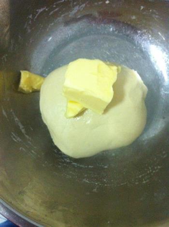 酥香牛奶面包的做法步骤4