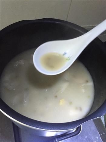 绿豆排骨藕汤的做法步骤3