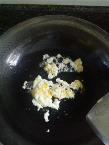 洋葱蛋炒饭的做法步骤2